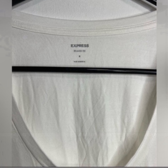 Express Cream White Relaxed Tee Shoulder Detail Tie NWT - Picture 2 of 3